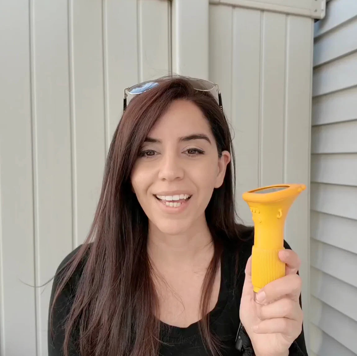 Mamá recomendando el juguete